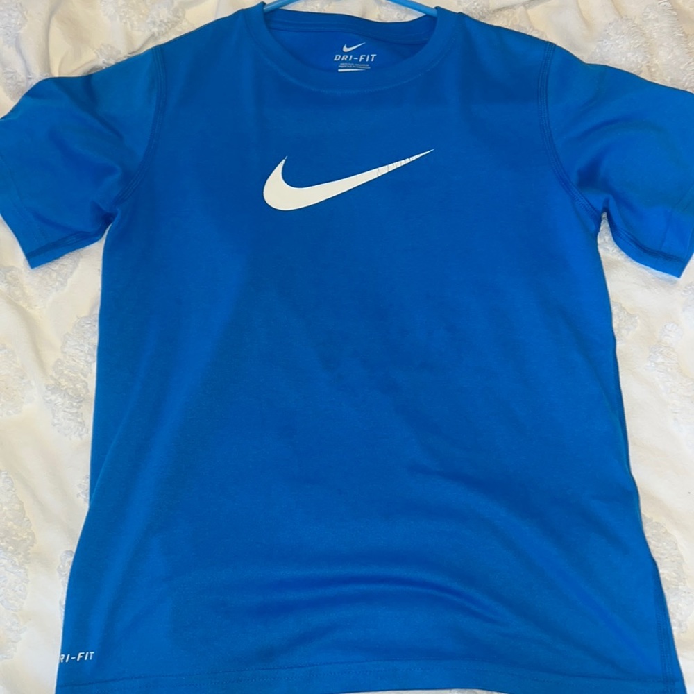 Boys Nike tee